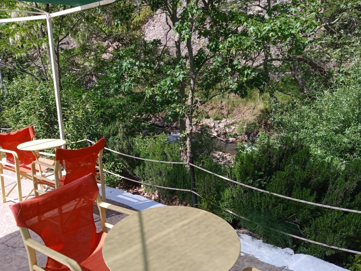 Guesthouse Eleftherios Kalavryta Buitenkant foto