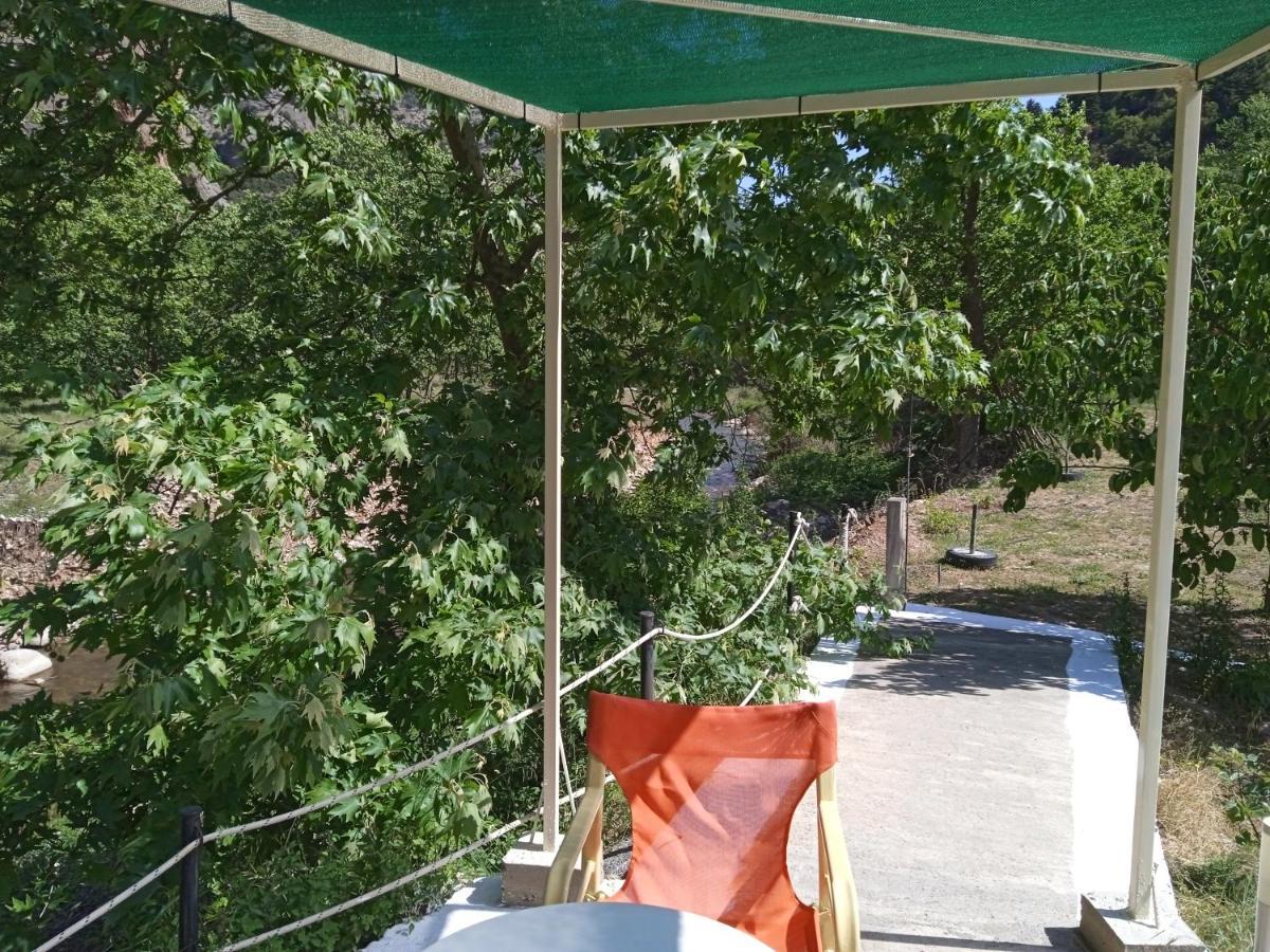 Guesthouse Eleftherios Kalavryta Buitenkant foto