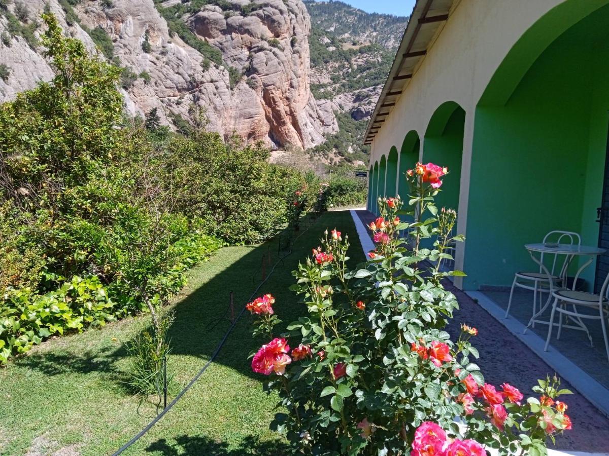 Guesthouse Eleftherios Kalavryta Buitenkant foto