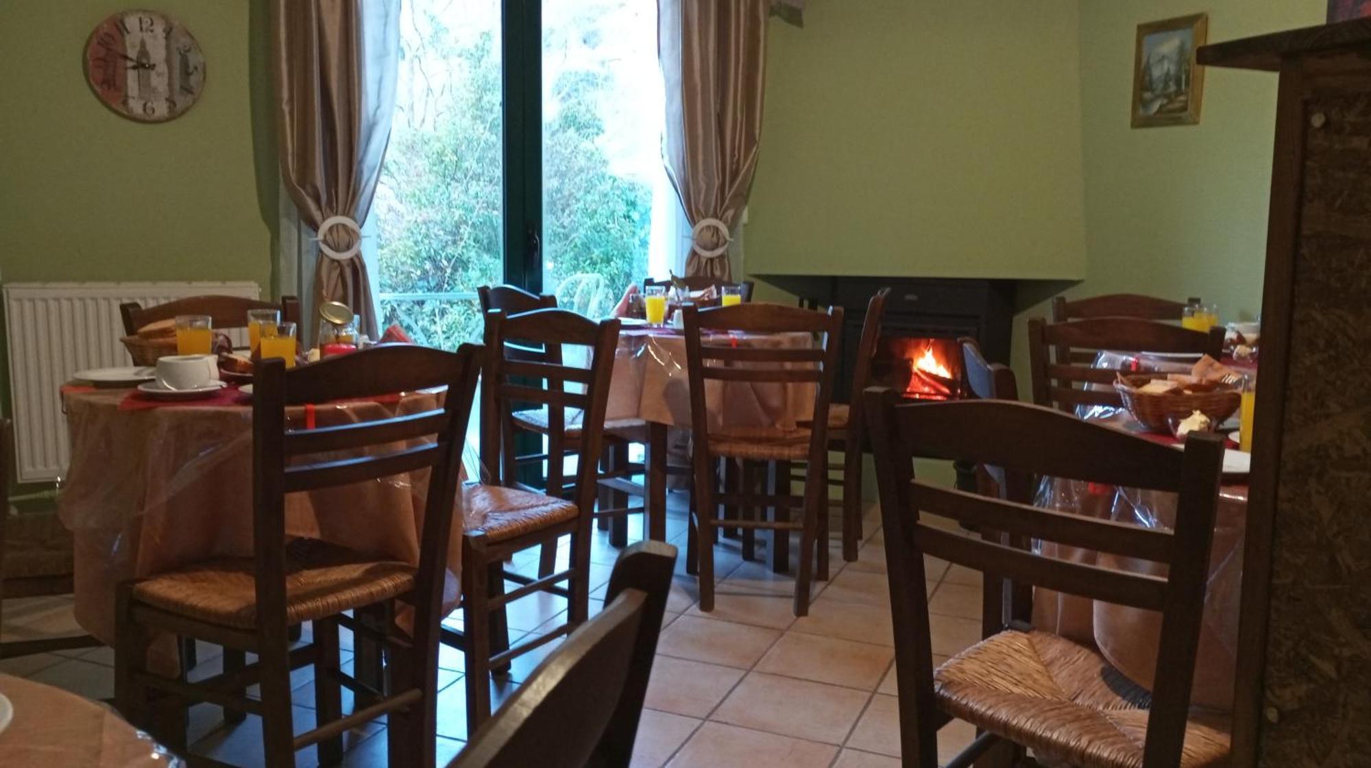 Guesthouse Eleftherios Kalavryta Buitenkant foto