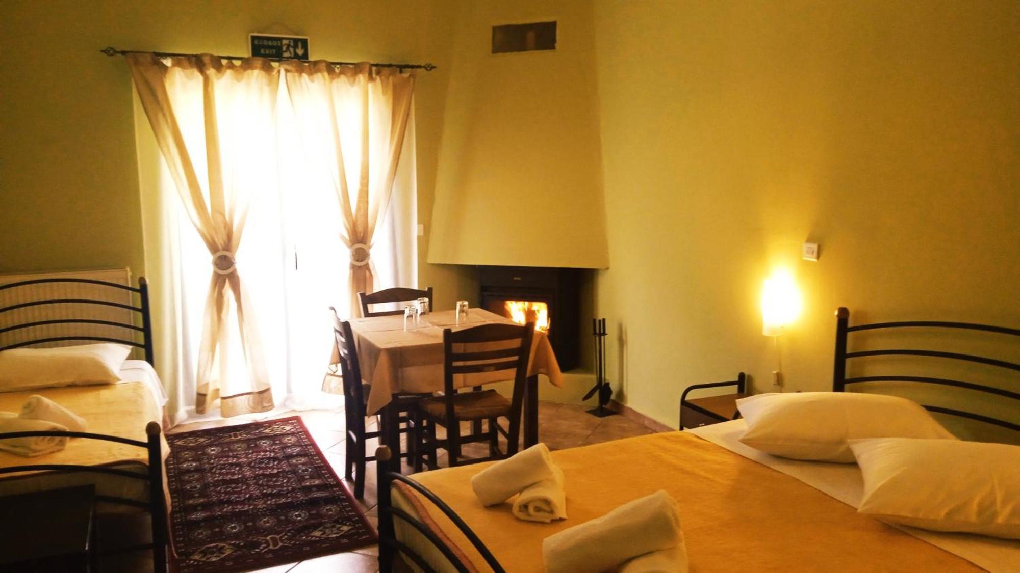Guesthouse Eleftherios Kalavryta Buitenkant foto