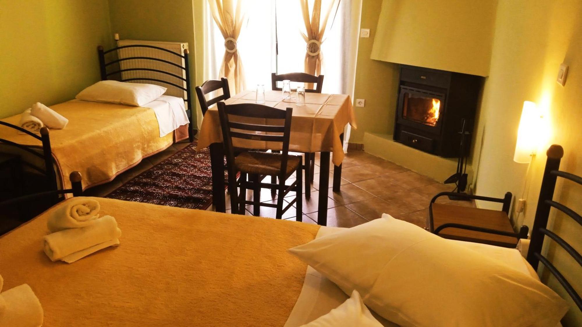 Guesthouse Eleftherios Kalavryta Buitenkant foto