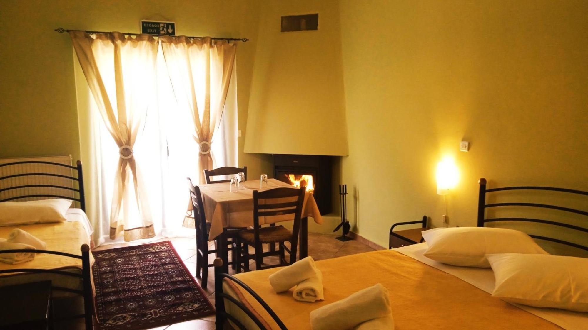 Guesthouse Eleftherios Kalavryta Buitenkant foto