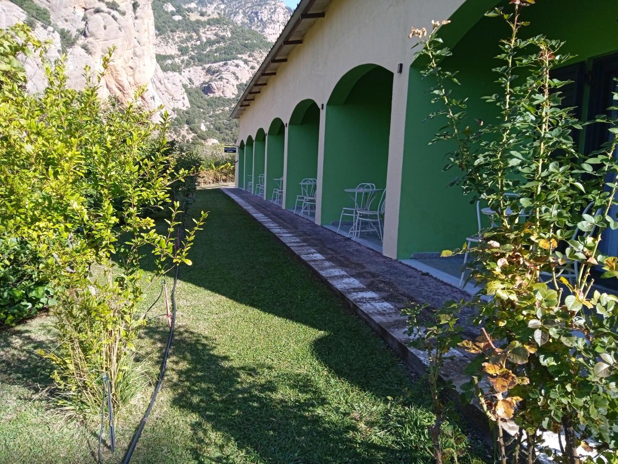 Guesthouse Eleftherios Kalavryta Buitenkant foto
