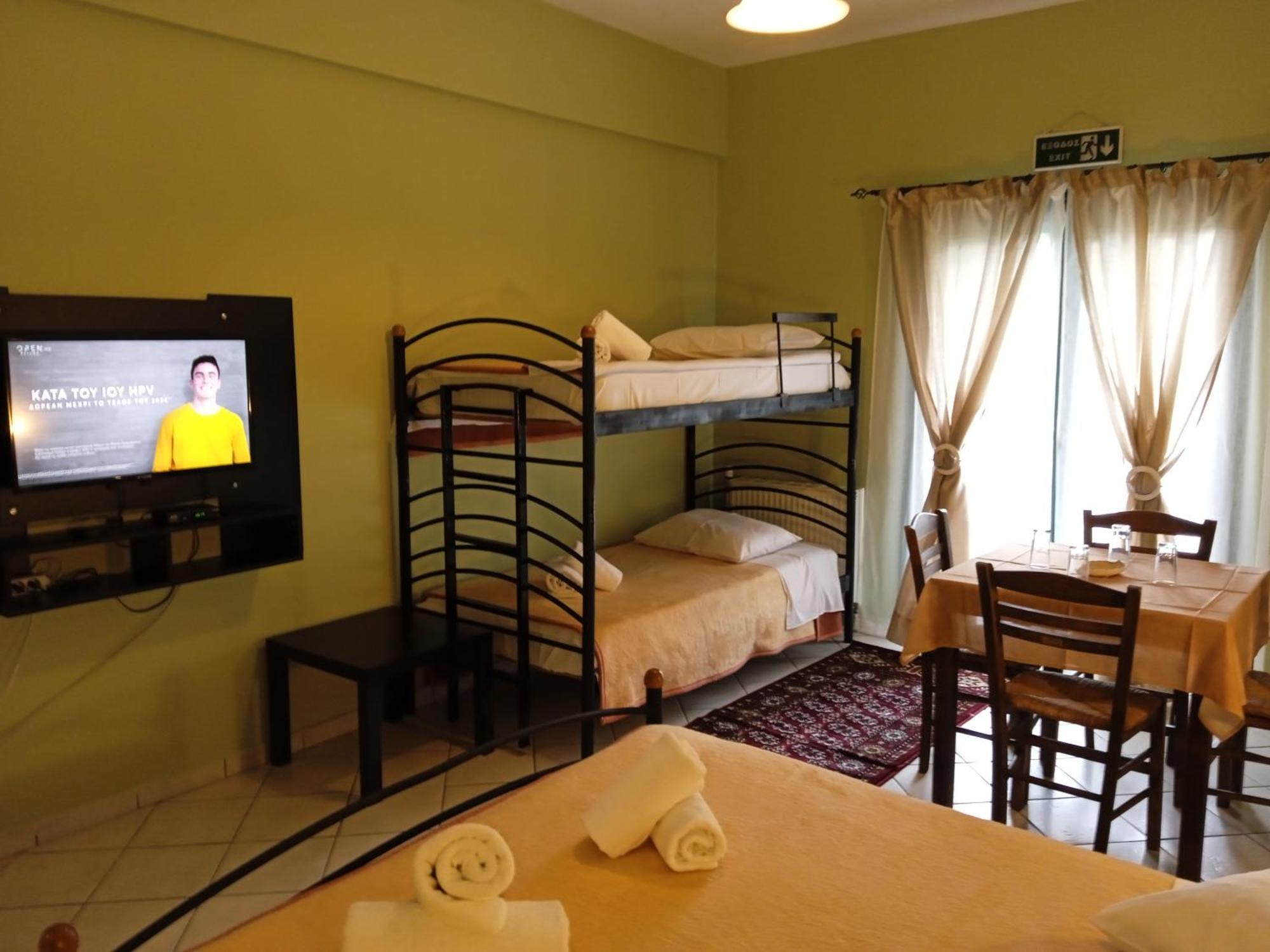 Guesthouse Eleftherios Kalavryta Buitenkant foto