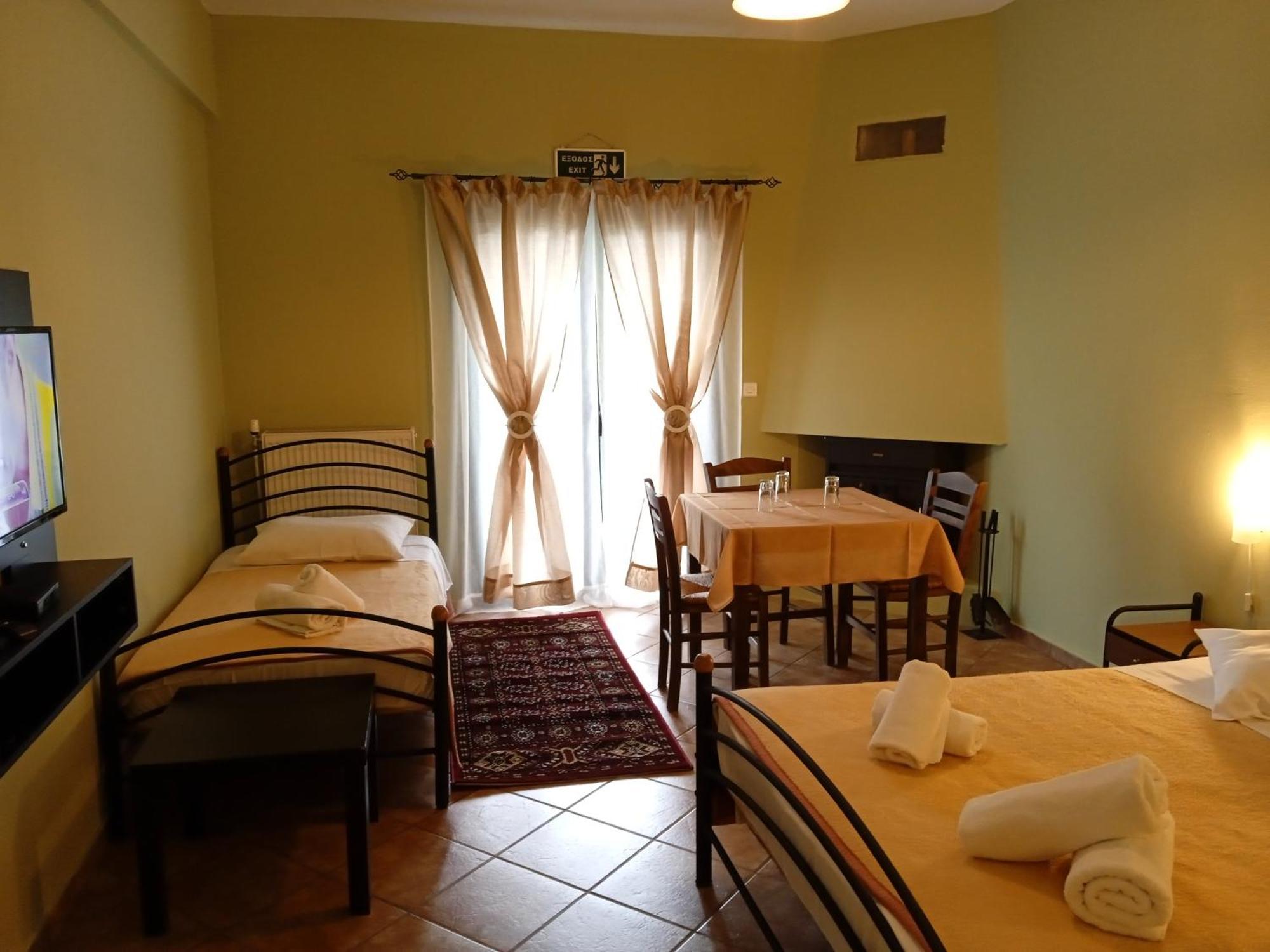 Guesthouse Eleftherios Kalavryta Buitenkant foto