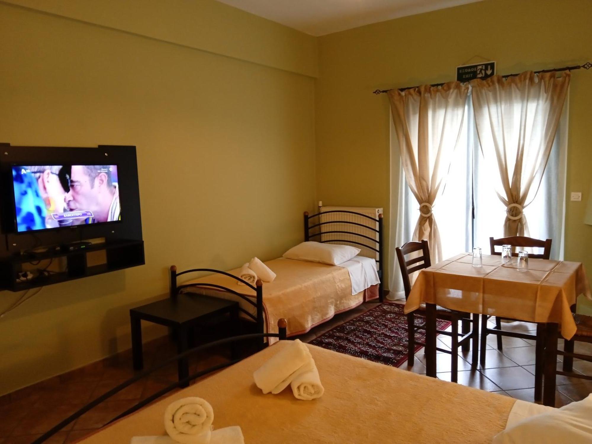 Guesthouse Eleftherios Kalavryta Buitenkant foto