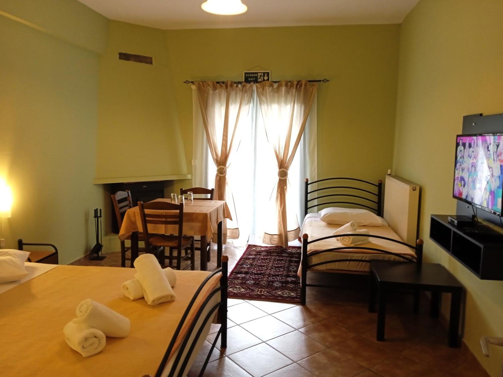 Guesthouse Eleftherios Kalavryta Buitenkant foto