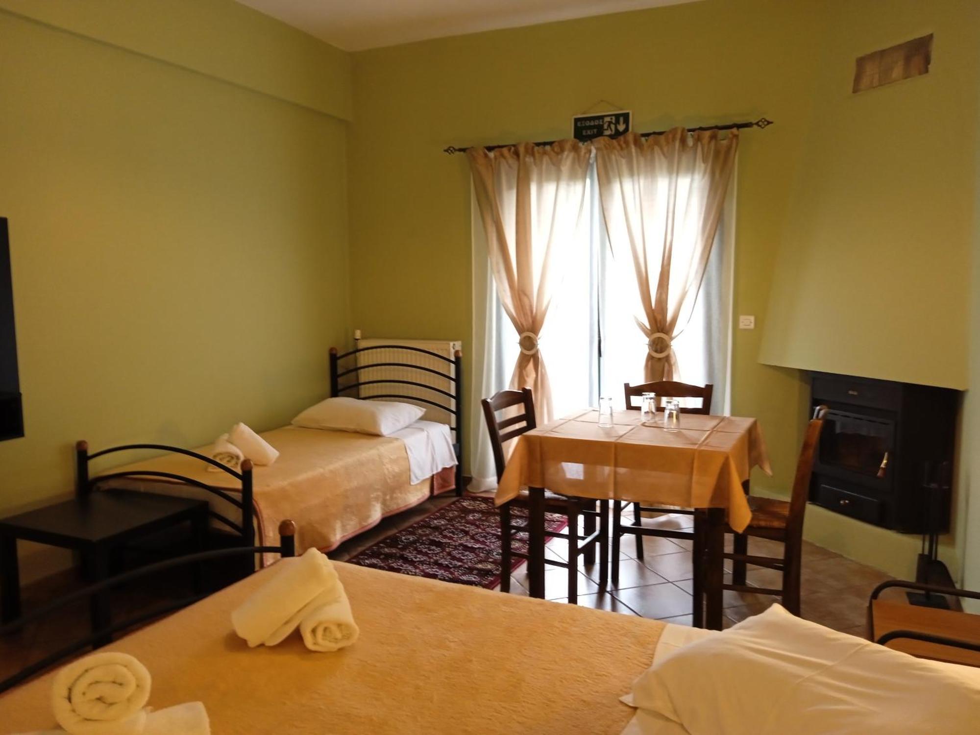Guesthouse Eleftherios Kalavryta Buitenkant foto